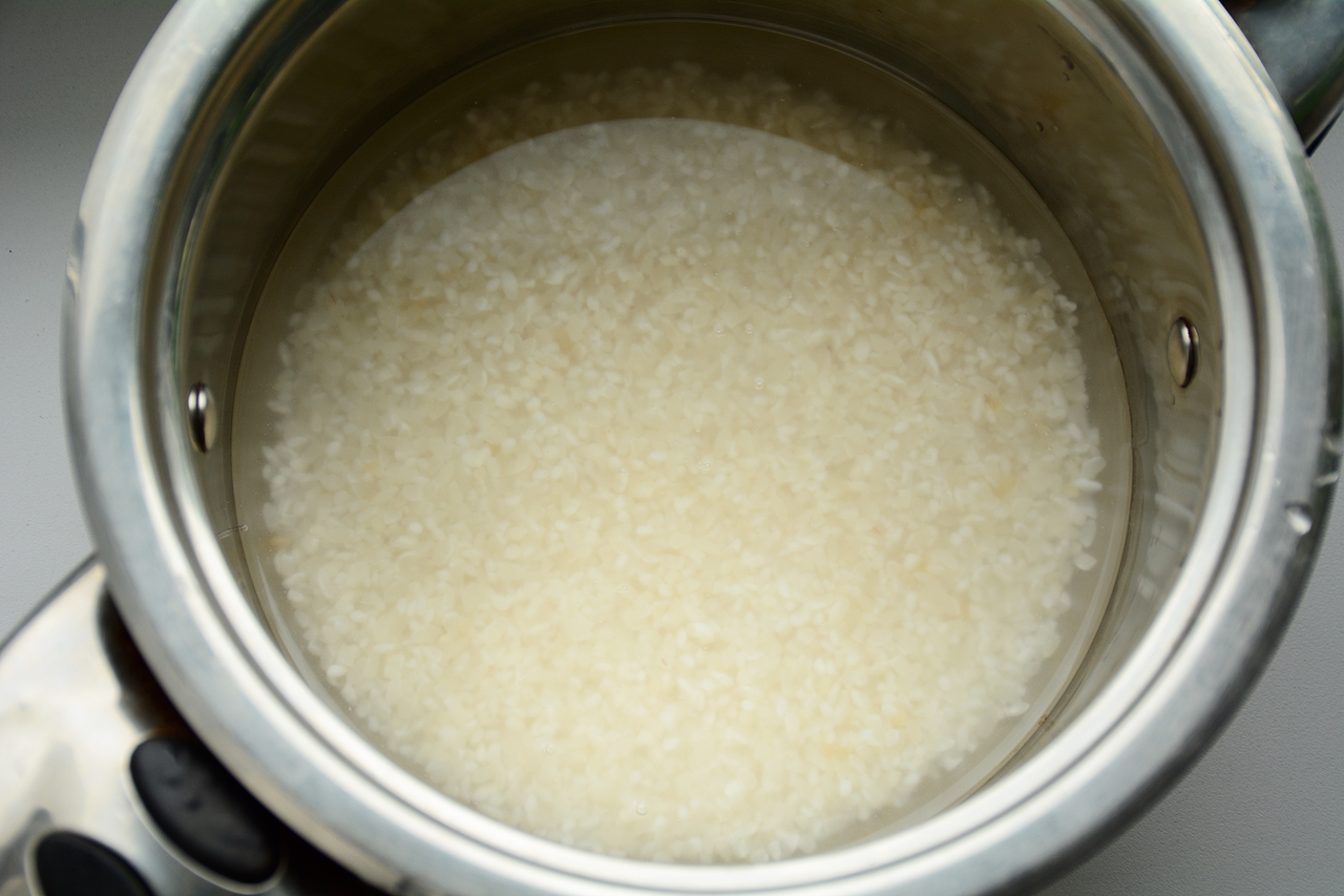 Можно ли рисовый отвар. Рисовый отвар кал при холере. Стул рисовый отвар при холере.