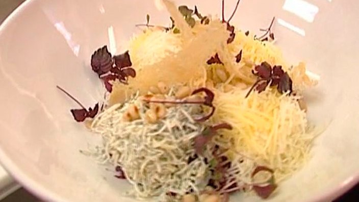Салат из свеклы и пяти сыров от шеф-повара Дмитрия Шуршакова